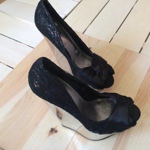 Black and Silver Bow knot Wedge